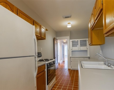 806 Winbern Street - Photo Thumbnail 4