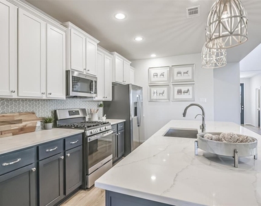 1104 Morro Bay Ct - Photo Thumbnail 13