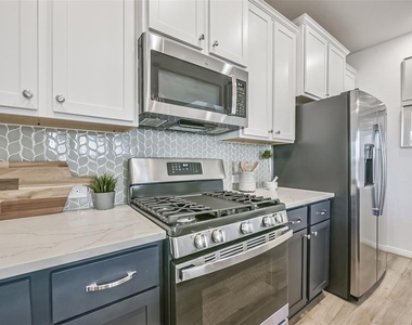 1104 Morro Bay Ct - Photo Thumbnail 11