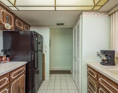 9910 Eagles Point Circle - Photo Thumbnail 14