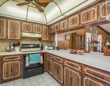 9910 Eagles Point Circle - Photo Thumbnail 13