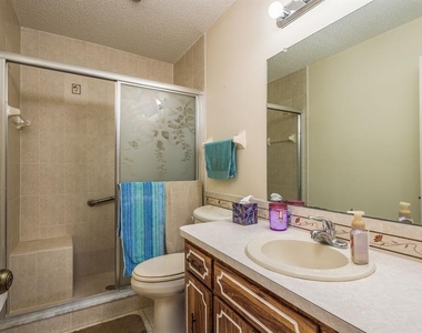 9910 Eagles Point Circle - Photo Thumbnail 17