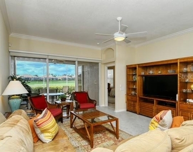 9480 Forest Hills Circle - Photo Thumbnail 13