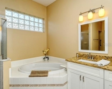 9480 Forest Hills Circle - Photo Thumbnail 19