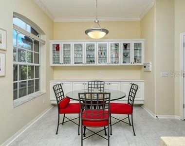 9480 Forest Hills Circle - Photo Thumbnail 4