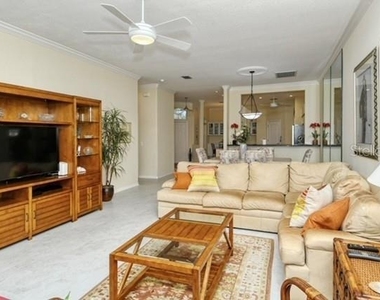 9480 Forest Hills Circle - Photo Thumbnail 11