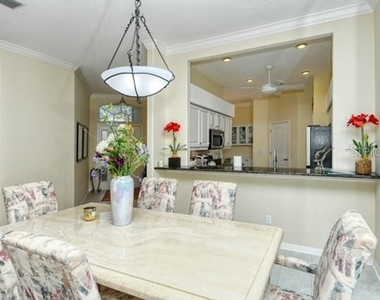 9480 Forest Hills Circle - Photo Thumbnail 10