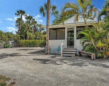 3708 Sandspur Lane - Photo Thumbnail 92