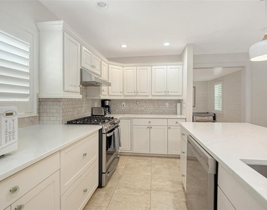 3708 Sandspur Lane - Photo Thumbnail 13