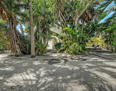 3708 Sandspur Lane - Photo Thumbnail 70