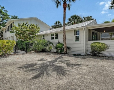 3708 Sandspur Lane - Photo Thumbnail 94