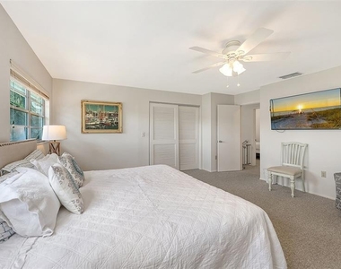 3708 Sandspur Lane - Photo Thumbnail 33