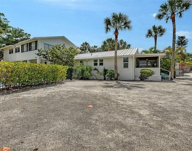 3708 Sandspur Lane - Photo Thumbnail 93