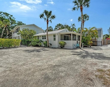 3708 Sandspur Lane - Photo Thumbnail 96