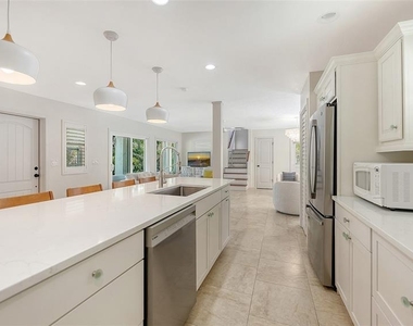 3708 Sandspur Lane - Photo Thumbnail 14
