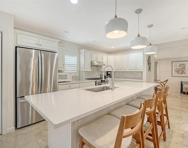 3708 Sandspur Lane - Photo Thumbnail 10