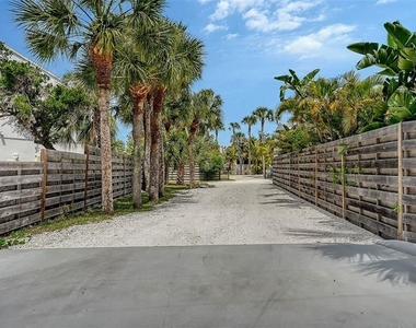3708 Sandspur Lane - Photo Thumbnail 78