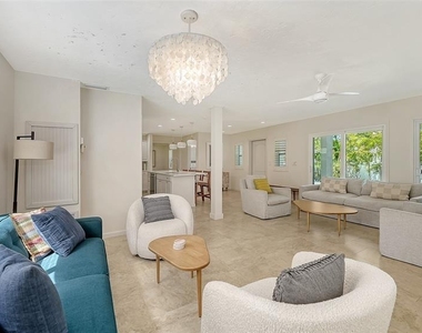 3708 Sandspur Lane - Photo Thumbnail 5