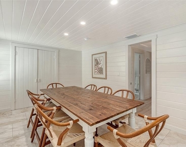 3708 Sandspur Lane - Photo Thumbnail 16