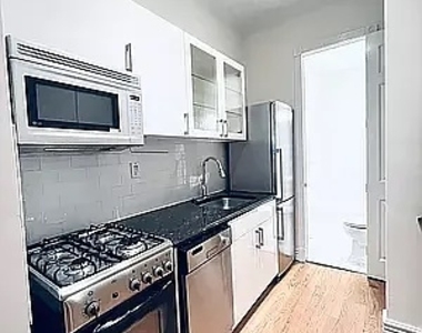 344 East 55th Street - Photo Thumbnail 2
