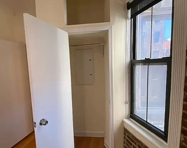 71 Pineapple Street - Photo Thumbnail 8