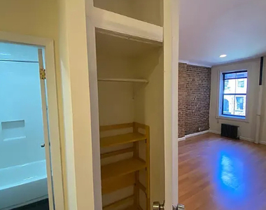 71 Pineapple Street - Photo Thumbnail 3