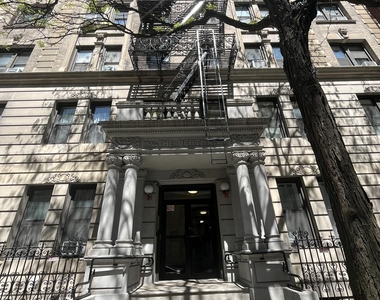 W 68th Street - Photo Thumbnail 7