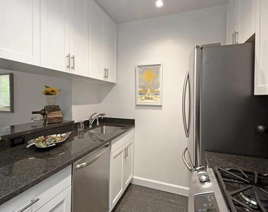 East 56th Street - Photo Thumbnail 2