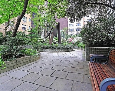East 56th Street - Photo Thumbnail 11