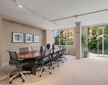East 56th Street - Photo Thumbnail 10