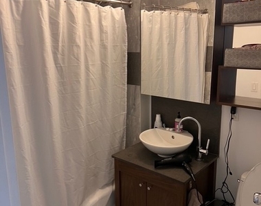 535 West 23rd Street - Photo Thumbnail 9
