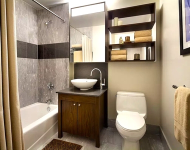 535 West 23rd Street - Photo Thumbnail 8