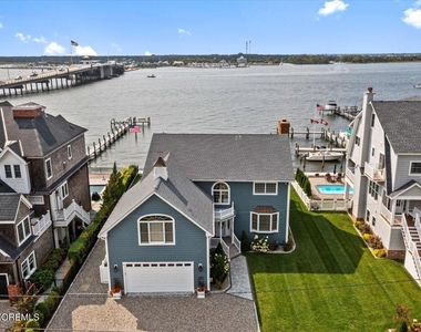 1118 Barnegat Lane - Photo Thumbnail 3