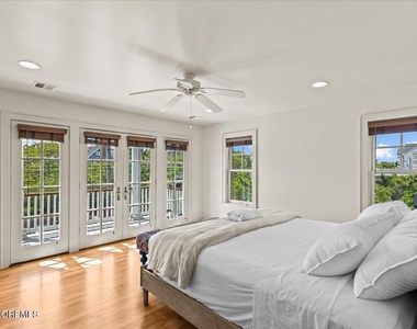 1043 Barnegat Lane - Photo Thumbnail 39