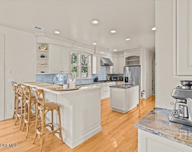 1043 Barnegat Lane - Photo Thumbnail 4