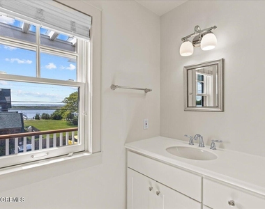 1043 Barnegat Lane - Photo Thumbnail 13