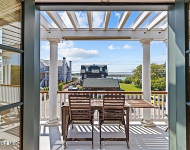 1043 Barnegat Lane - Photo Thumbnail 19