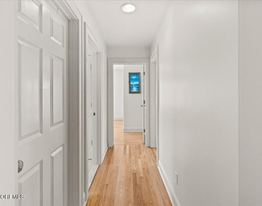 1043 Barnegat Lane - Photo Thumbnail 44