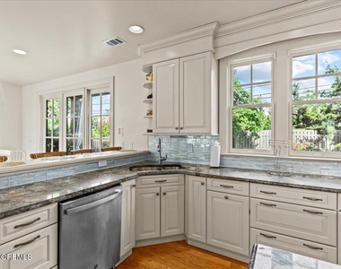 1043 Barnegat Lane - Photo Thumbnail 9