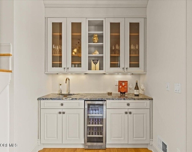 1043 Barnegat Lane - Photo Thumbnail 11