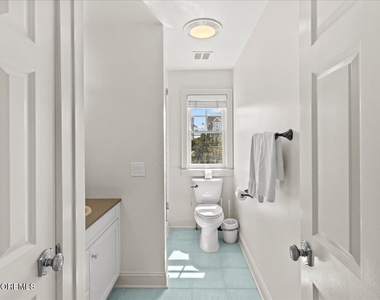 1043 Barnegat Lane - Photo Thumbnail 45