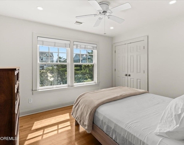 1043 Barnegat Lane - Photo Thumbnail 43