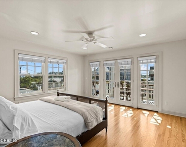 1043 Barnegat Lane - Photo Thumbnail 16