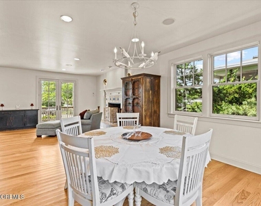 1043 Barnegat Lane - Photo Thumbnail 5
