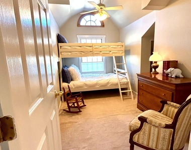 208 Passaic Avenue - Photo Thumbnail 11