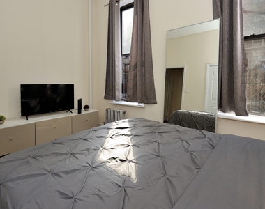 East 36 Street - Photo Thumbnail 6