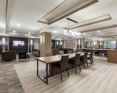 East 51 Street - Photo Thumbnail 7