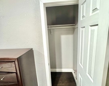50 Elm Avenue - Photo Thumbnail 31