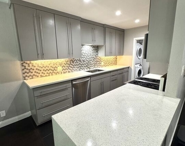 50 Elm Avenue - Photo Thumbnail 34