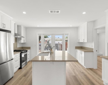 291 Ebony Avenue - Photo Thumbnail 9